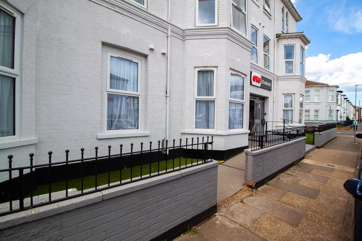 Oyo Studiotel Gy - Modern Hotel Apartments Great Yarmouth Luaran gambar
